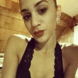 Meet your Posher, Fae